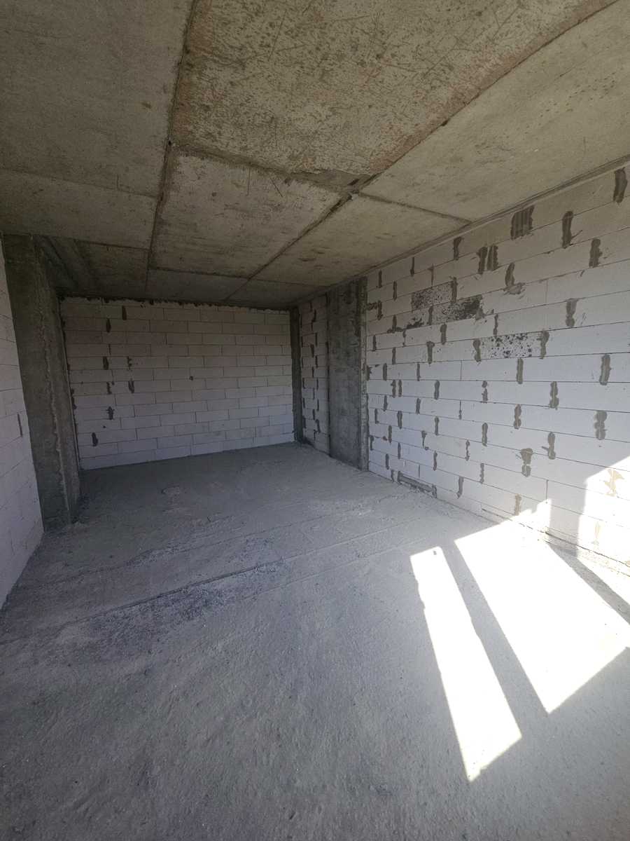 1875249838116305
