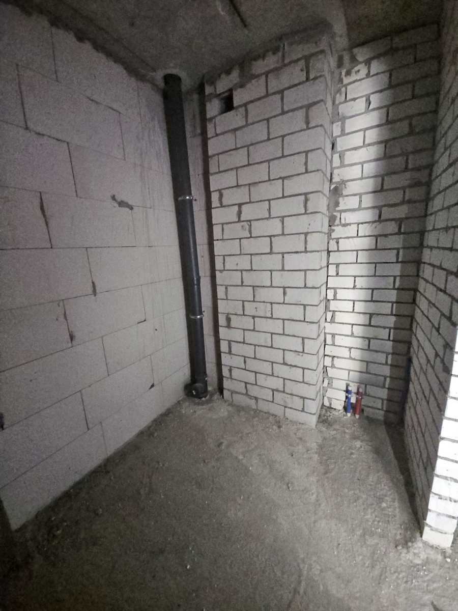 1875249848180321