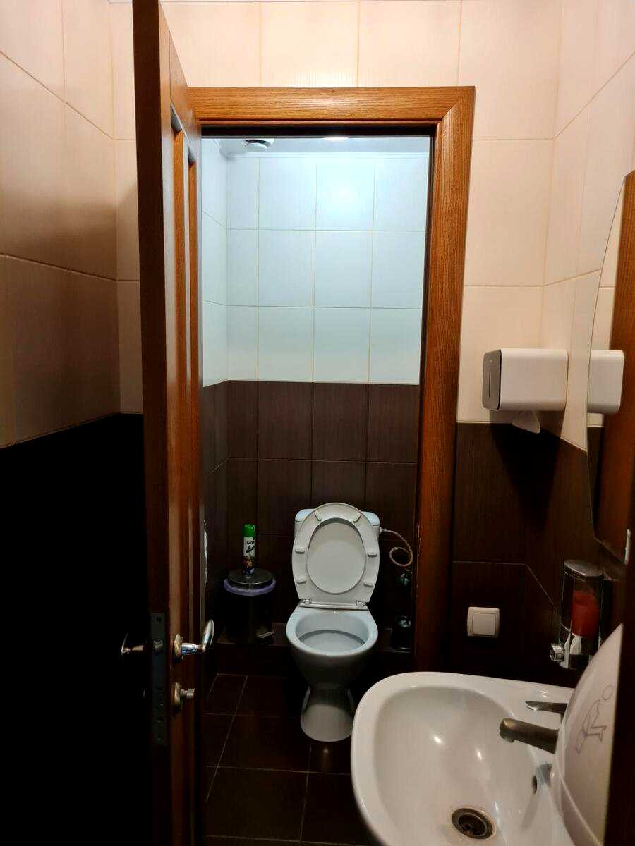 1875251643815918