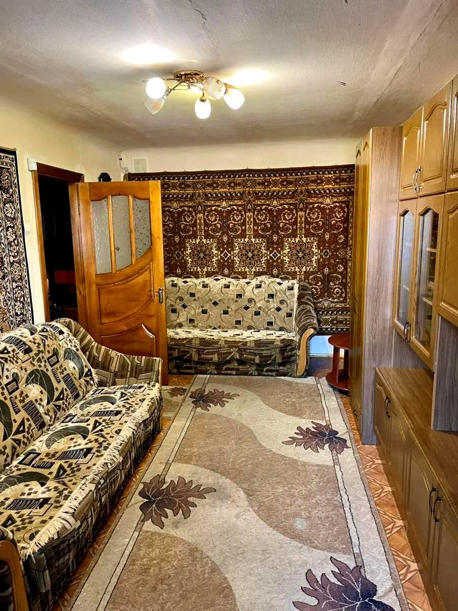 1875294274018568