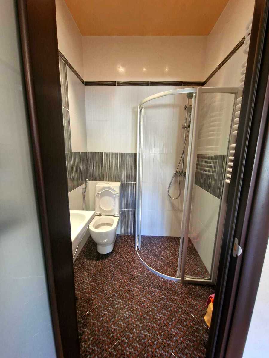 1875294842463164