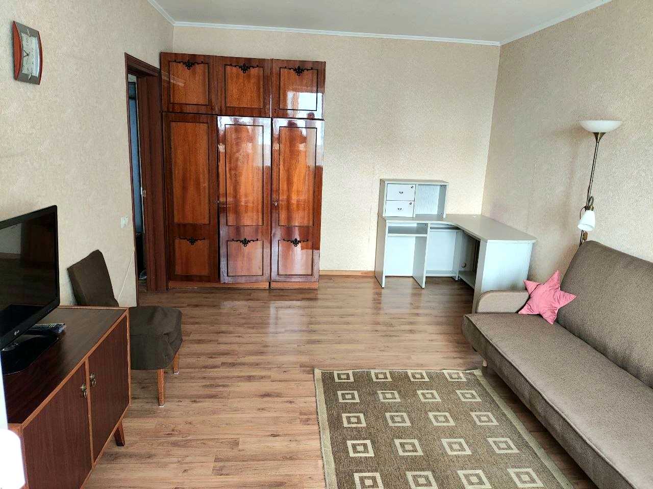 1875295655402853