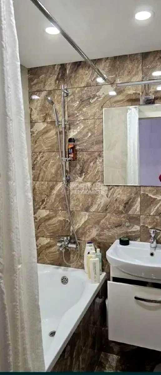 1875298170625303