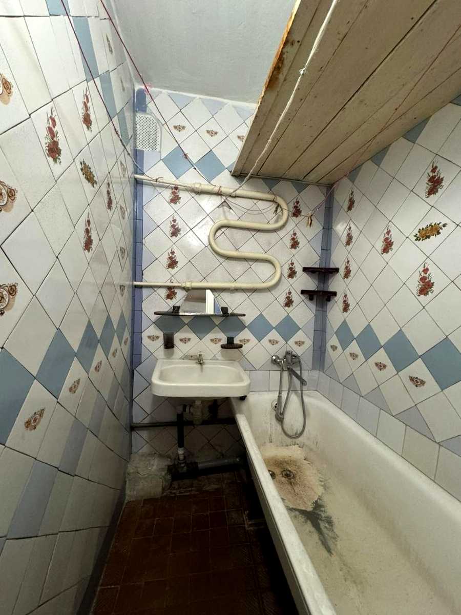 1875298288388048