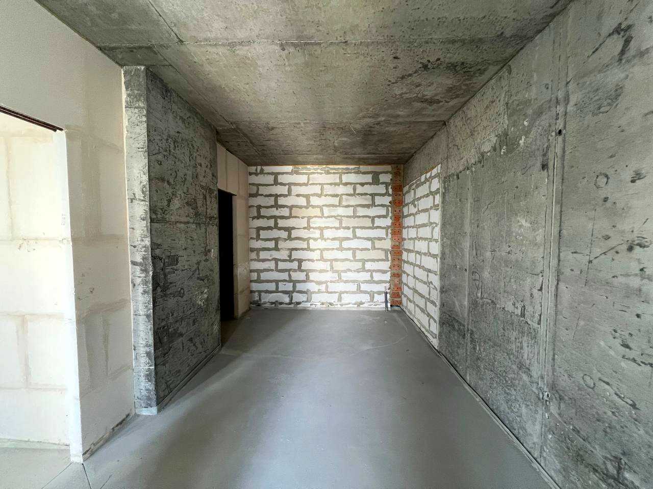 1875298484992359