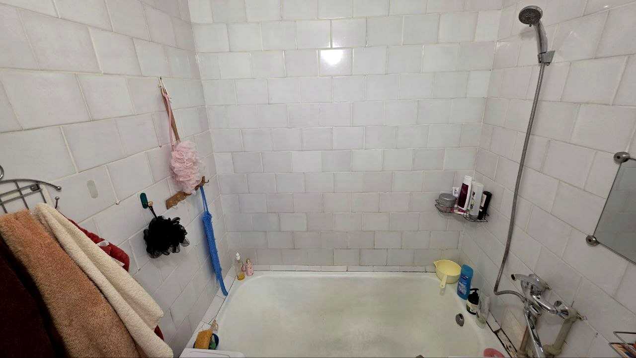 1875298888283879
