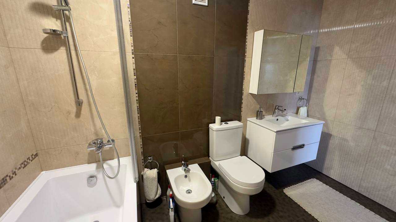 1875300612894381