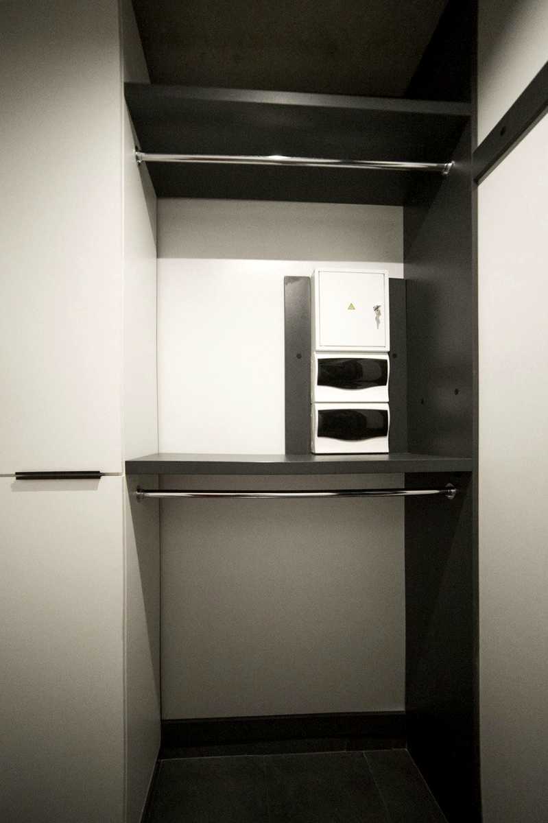 1875302387917645