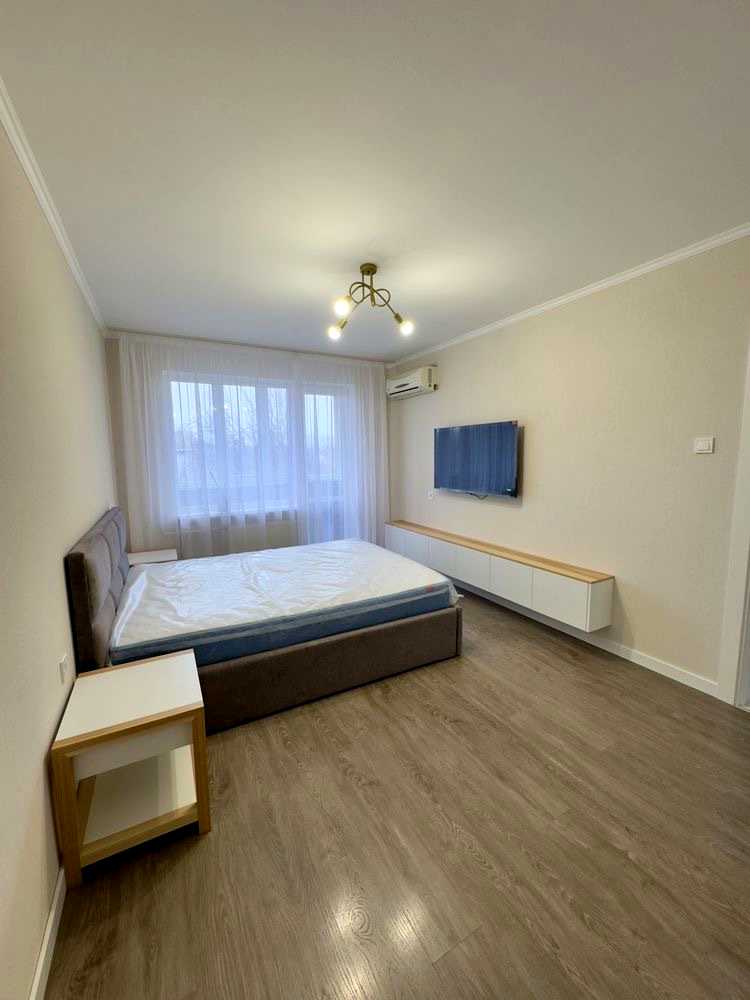 1875303209813372