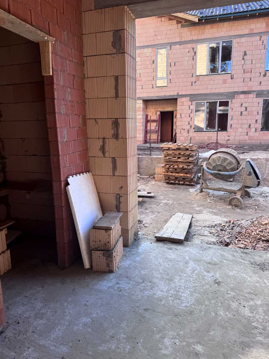 1875305132307378