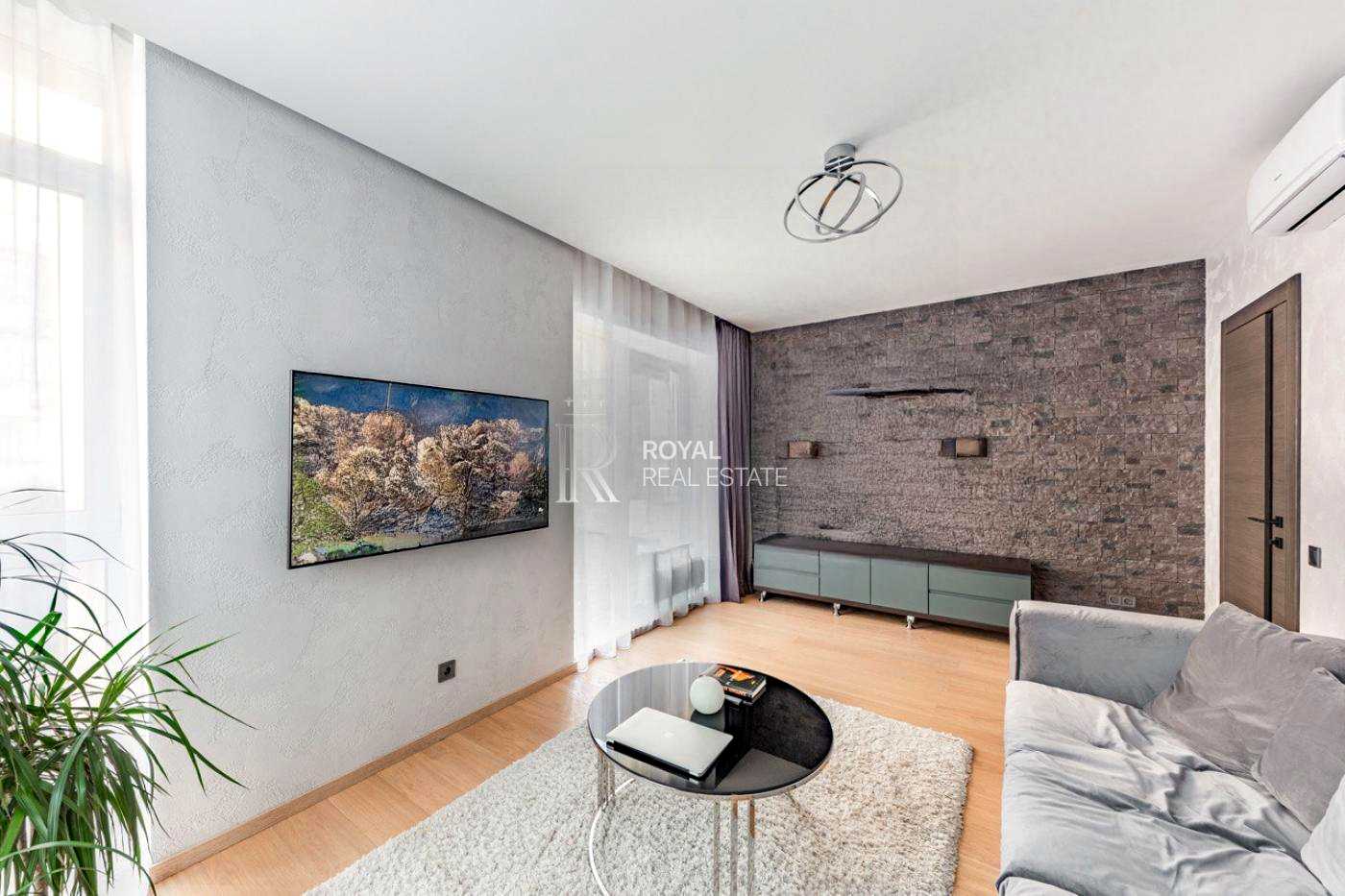 1875305299824471