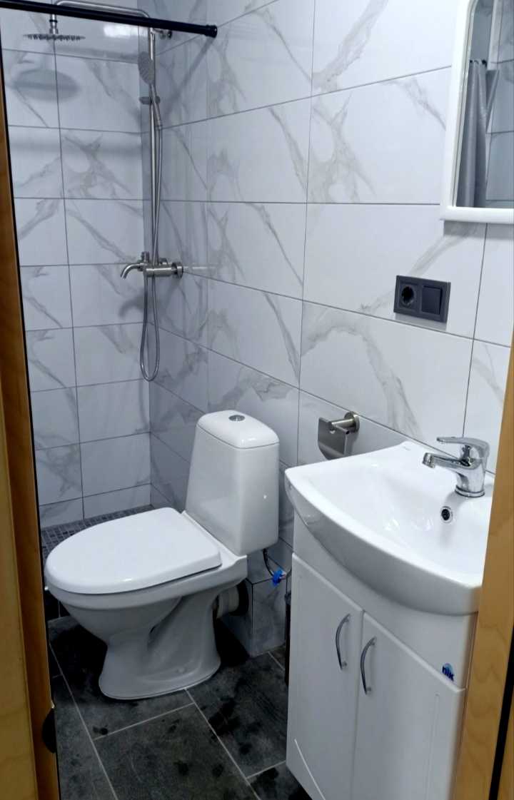 1875306557018579