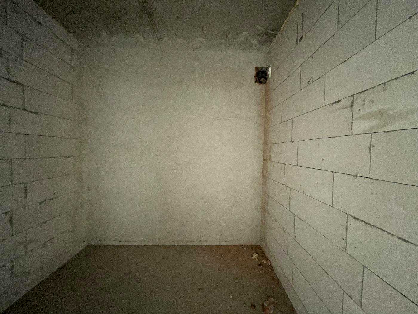 1875306772637670