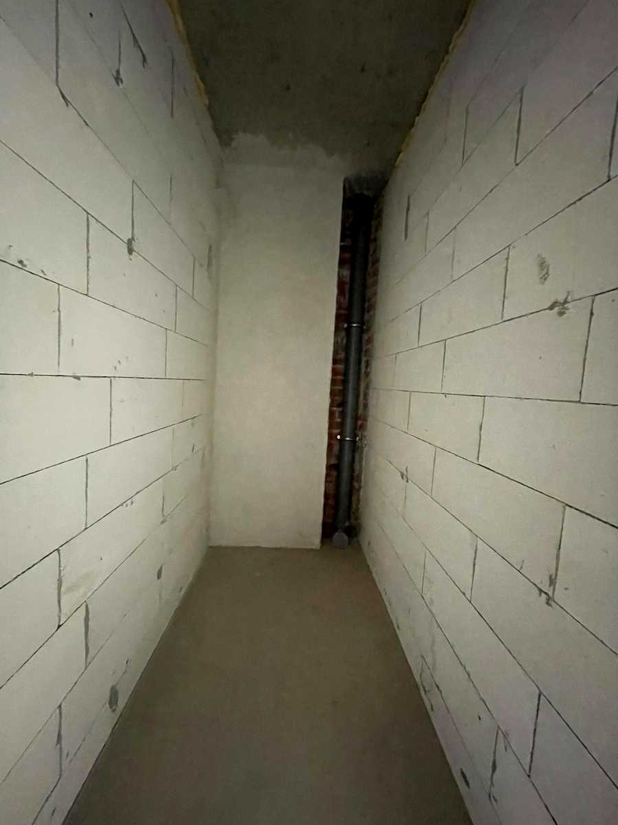 1875306772827807