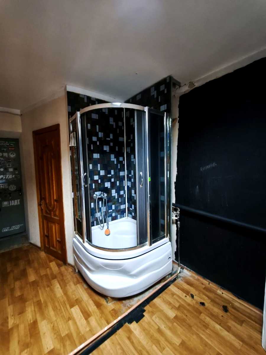 1875308856136555