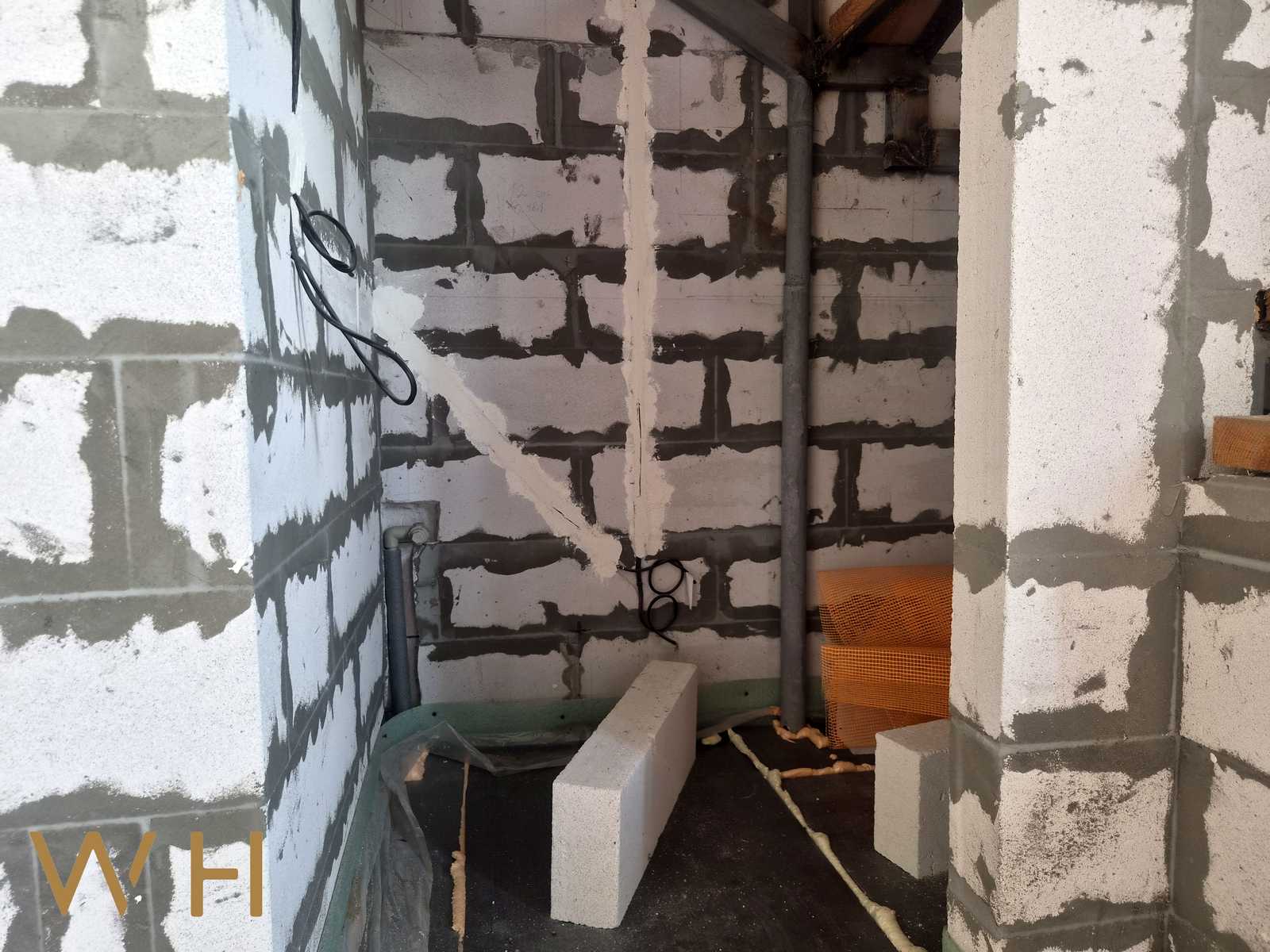 1875315619671544