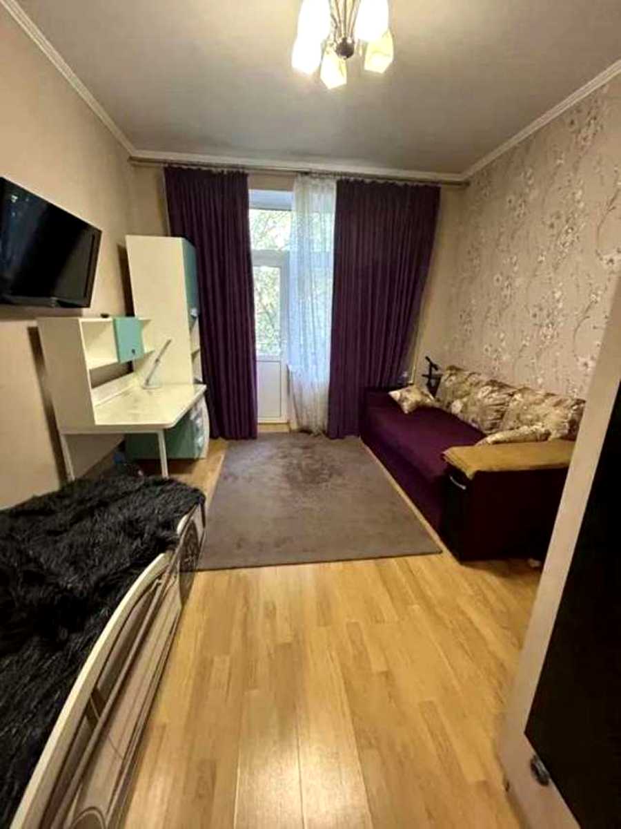 1875315915529953
