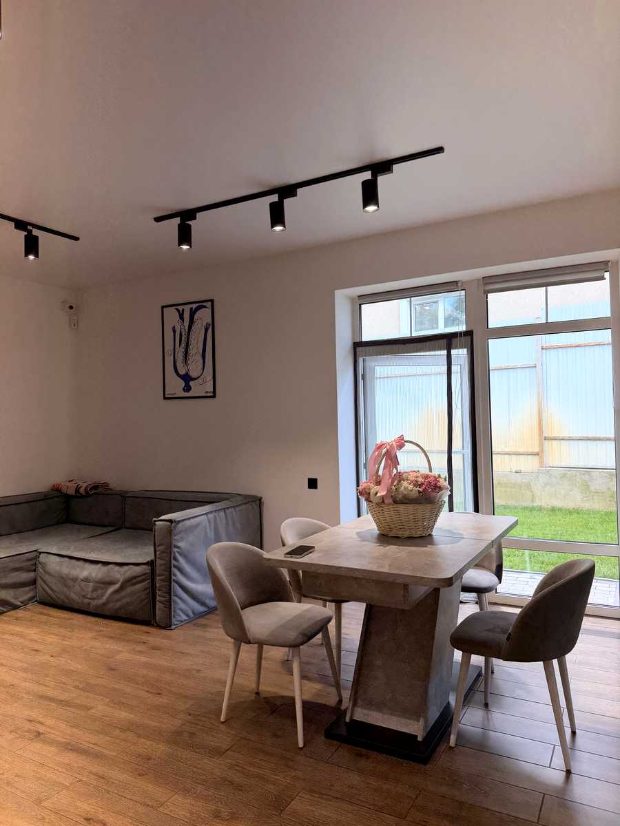 1875324171011303