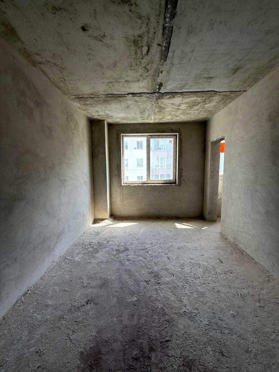 1875325043844683