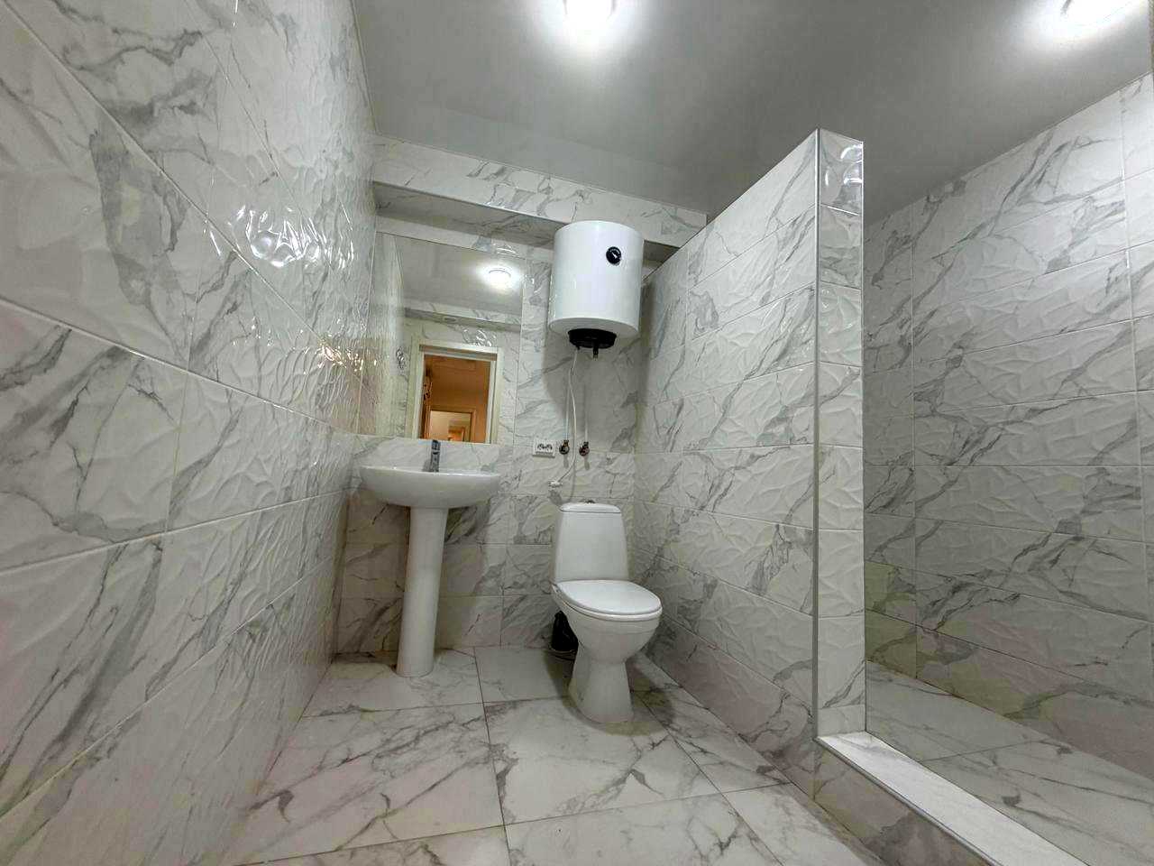 1875332900657200