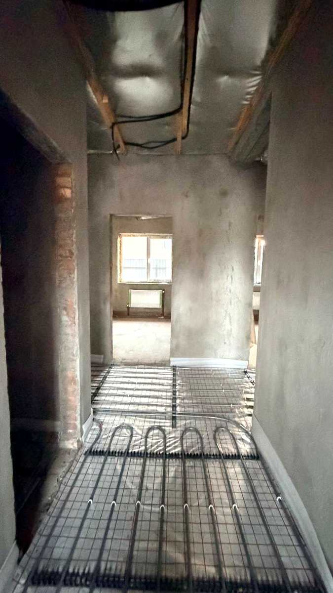 1875337990379061