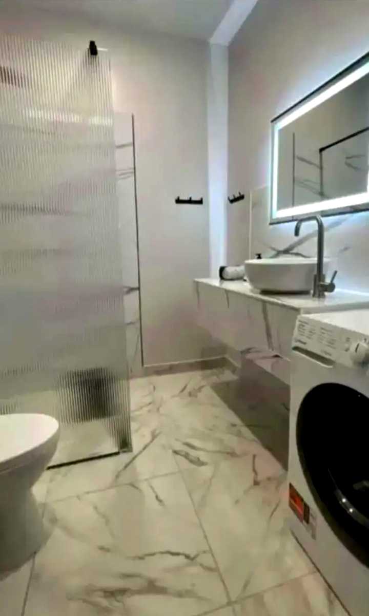 1875341404062307