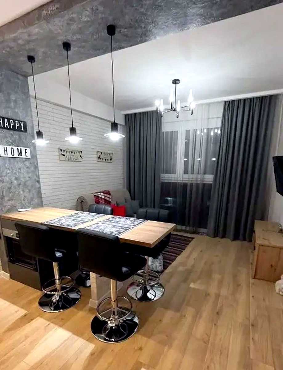 1875346499993792
