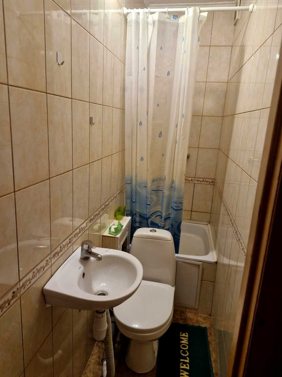 1875377885935610