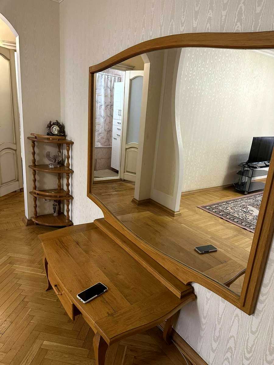 1875379359777985