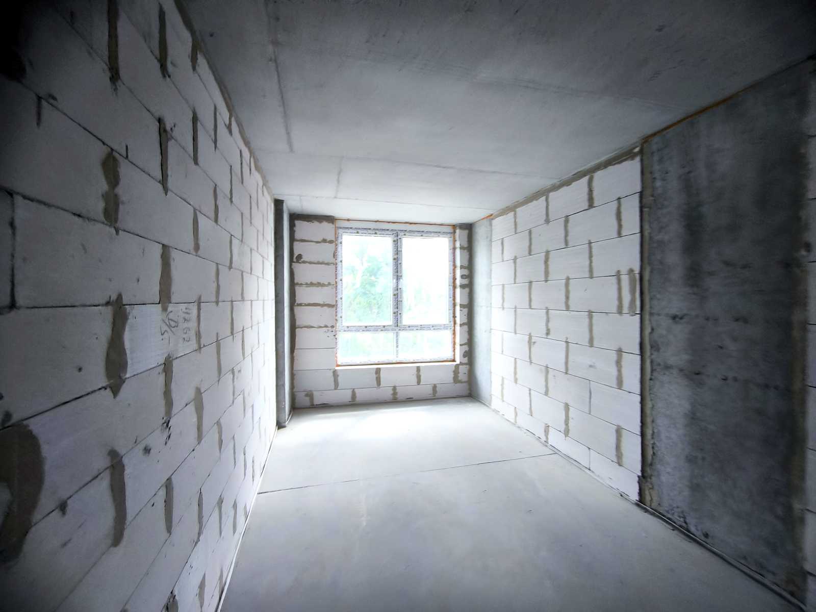 1875386296100330