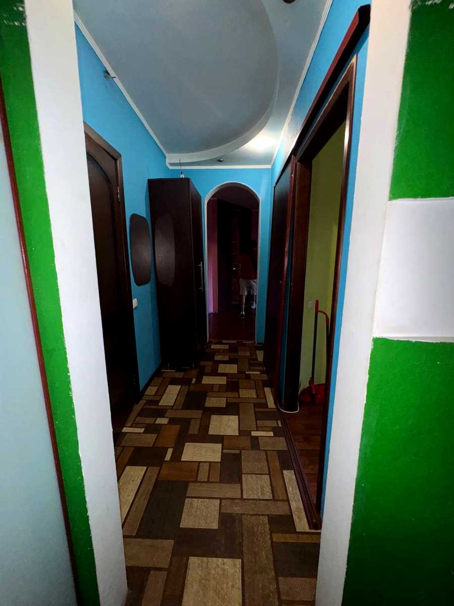 1875387103833981
