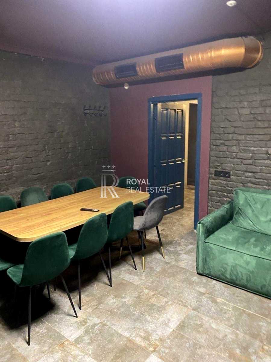 1875390760121902