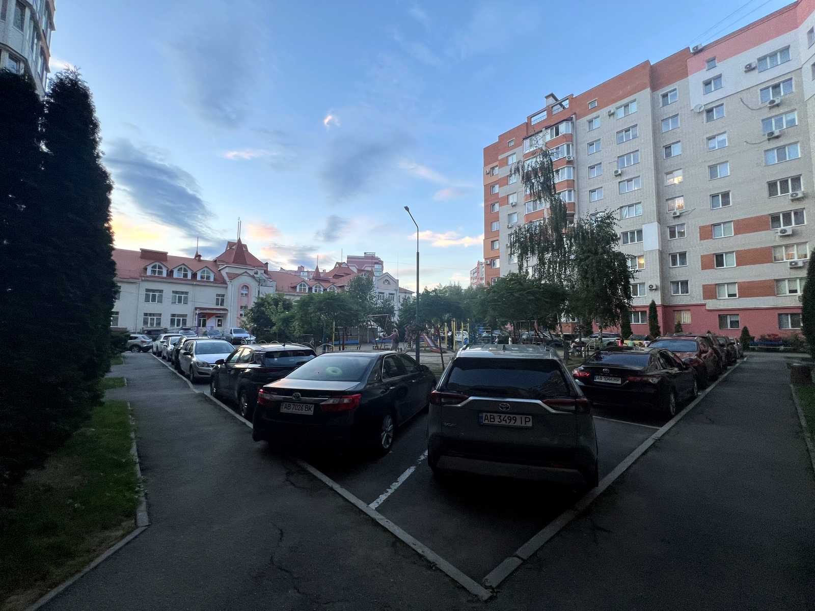 1875392373651942