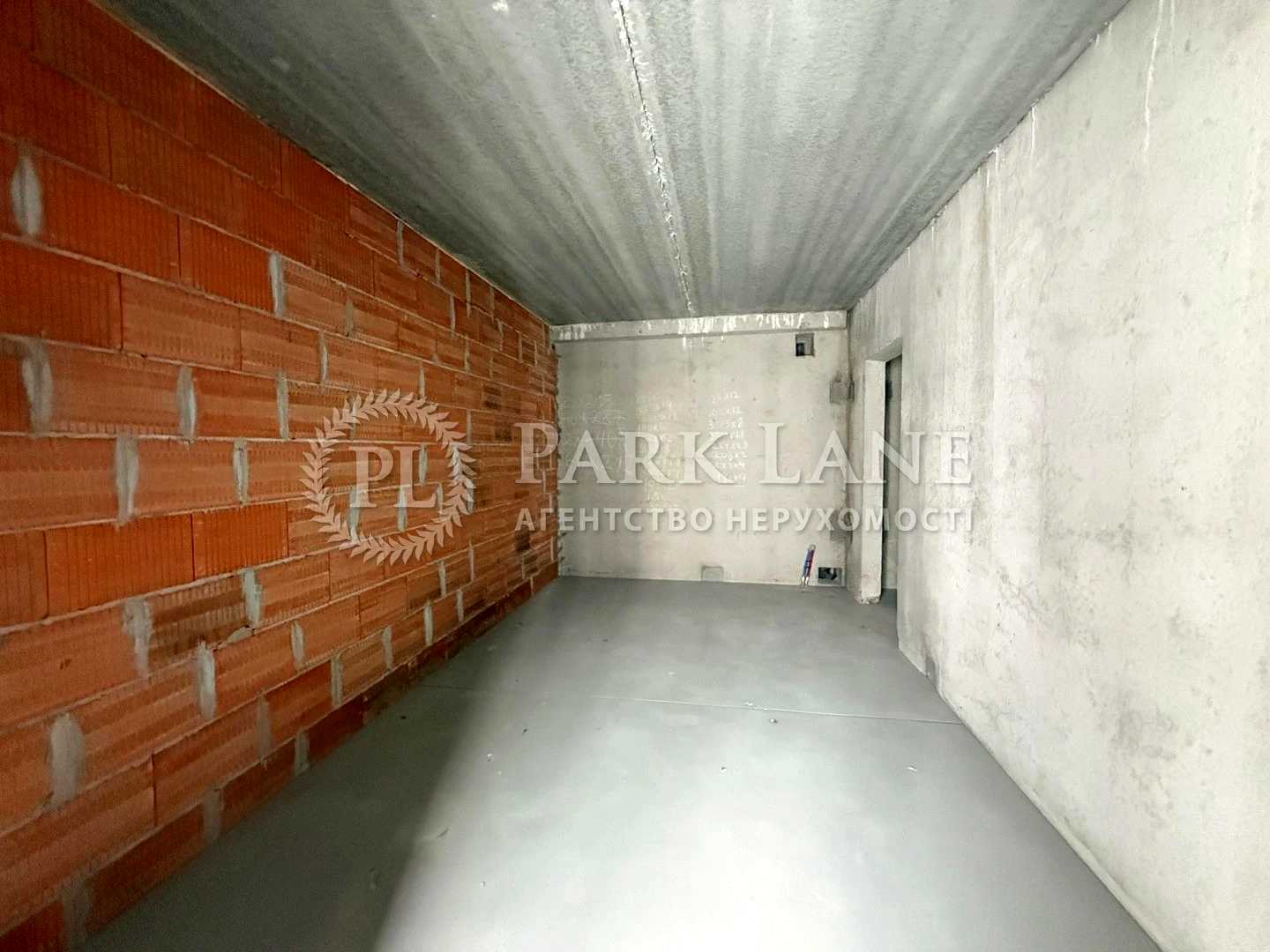 1875392990125373