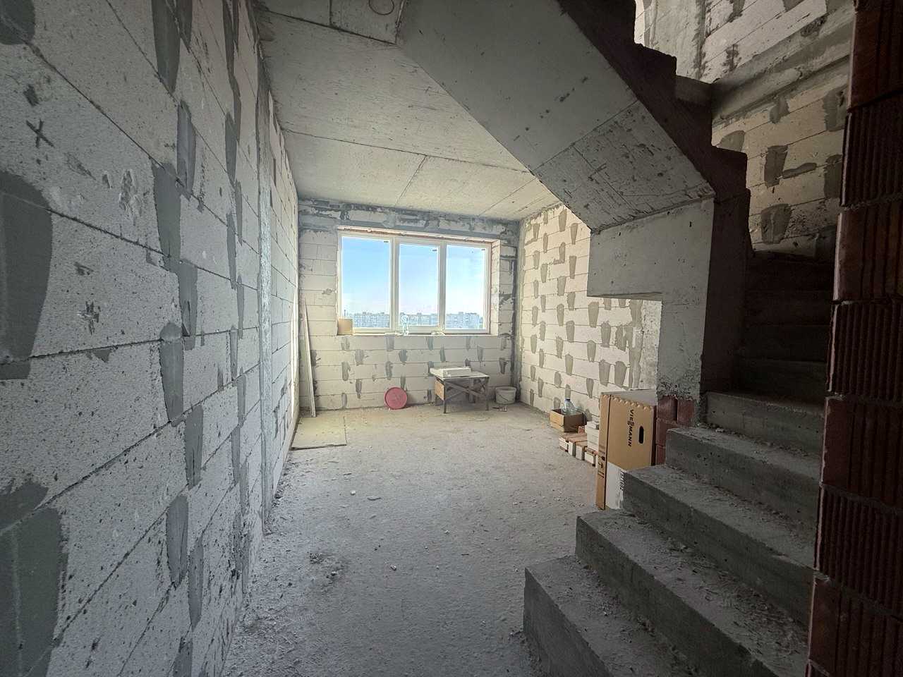 1875393885975279