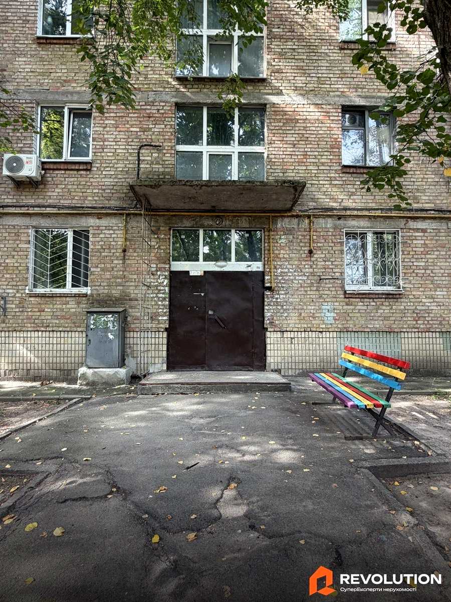 1875394158904579