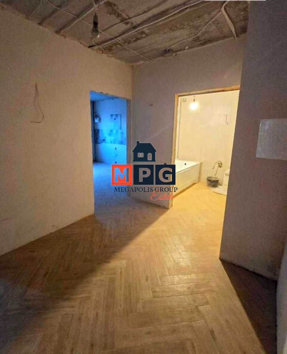 1875395608208250