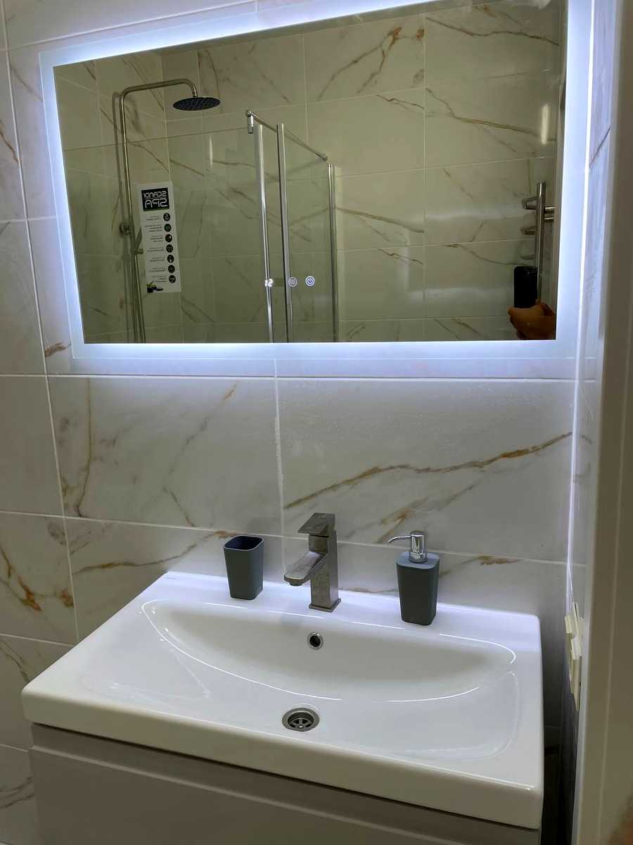 1875397400594361