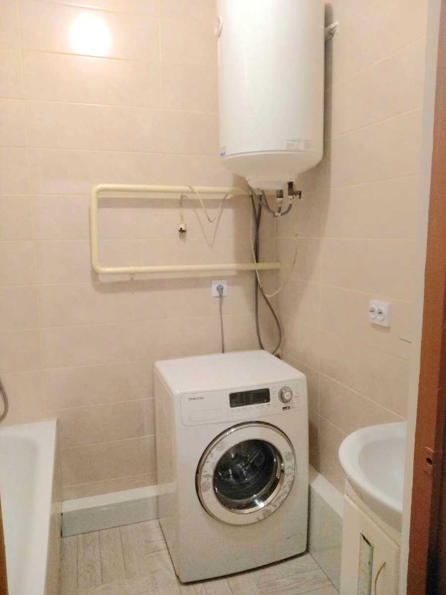 1875397655997279