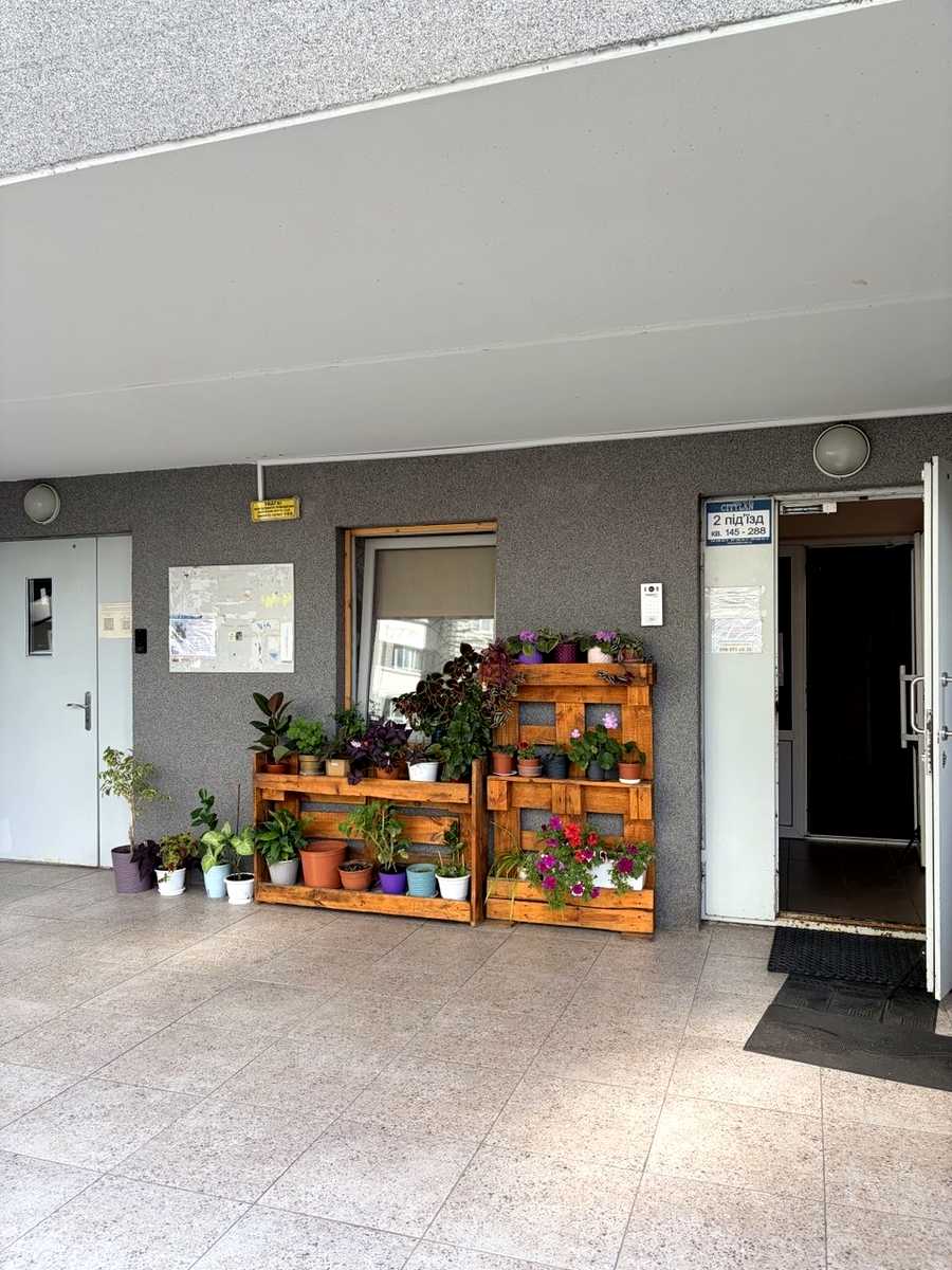 1875398106145703