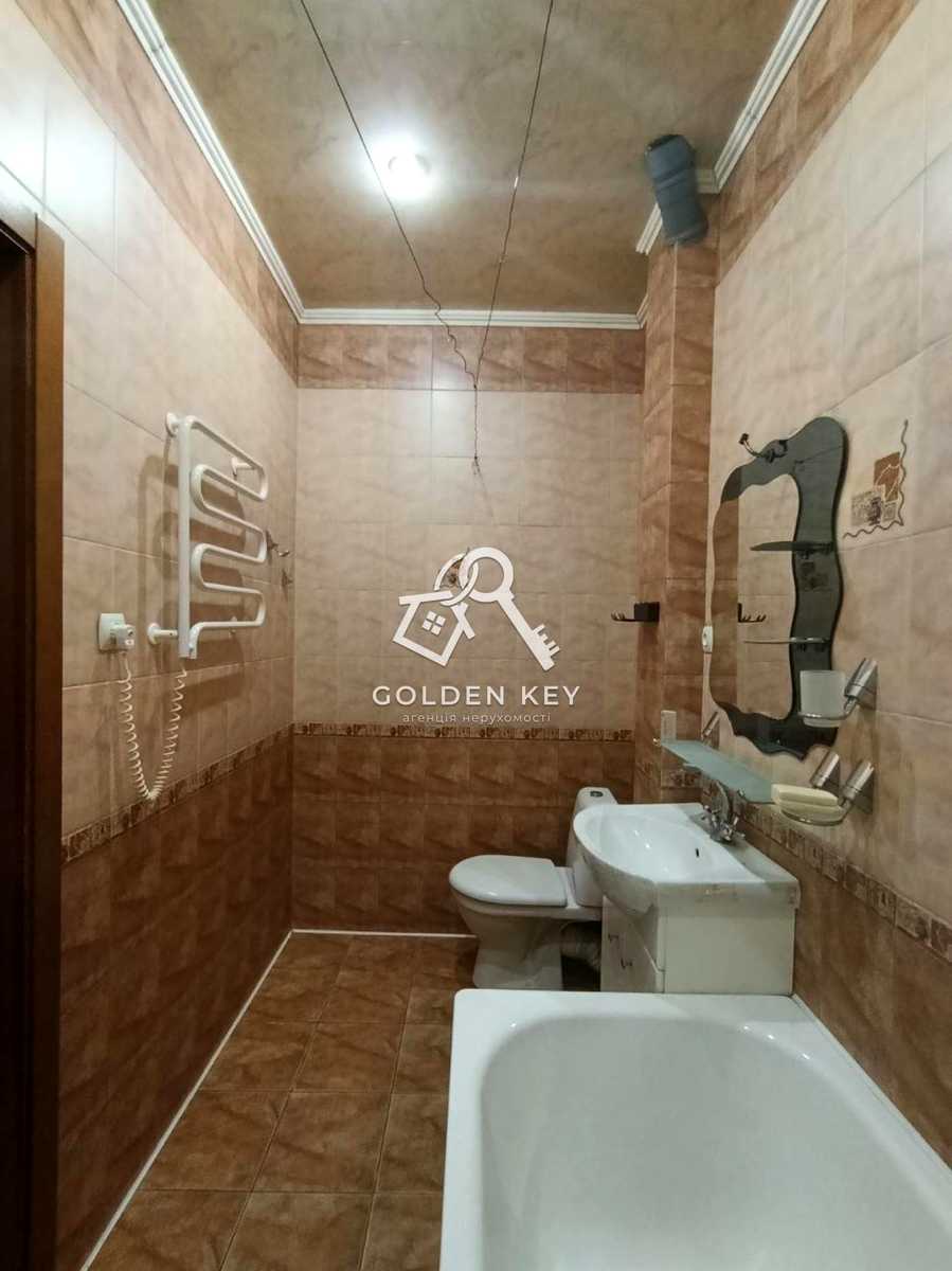 1875398112102185