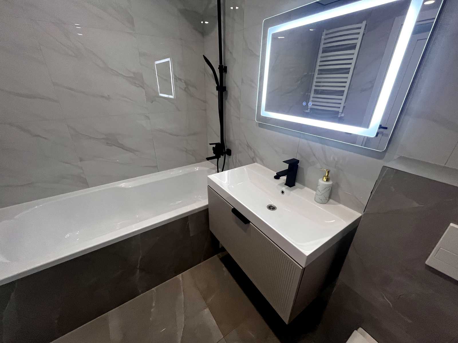1875400720652546