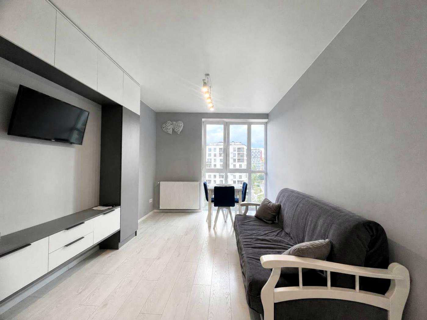 1875402576241752