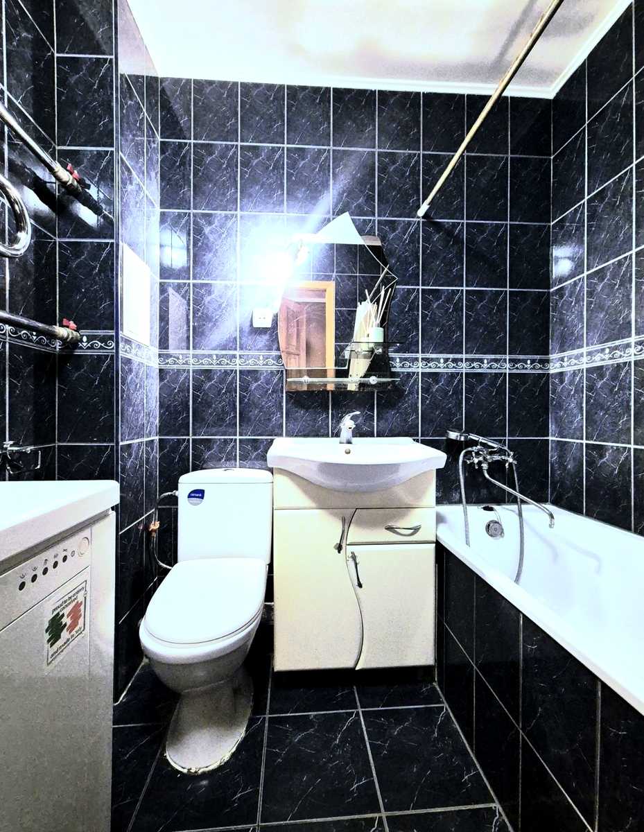 1875406373433081