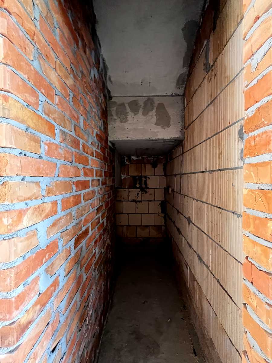 1875408113942435