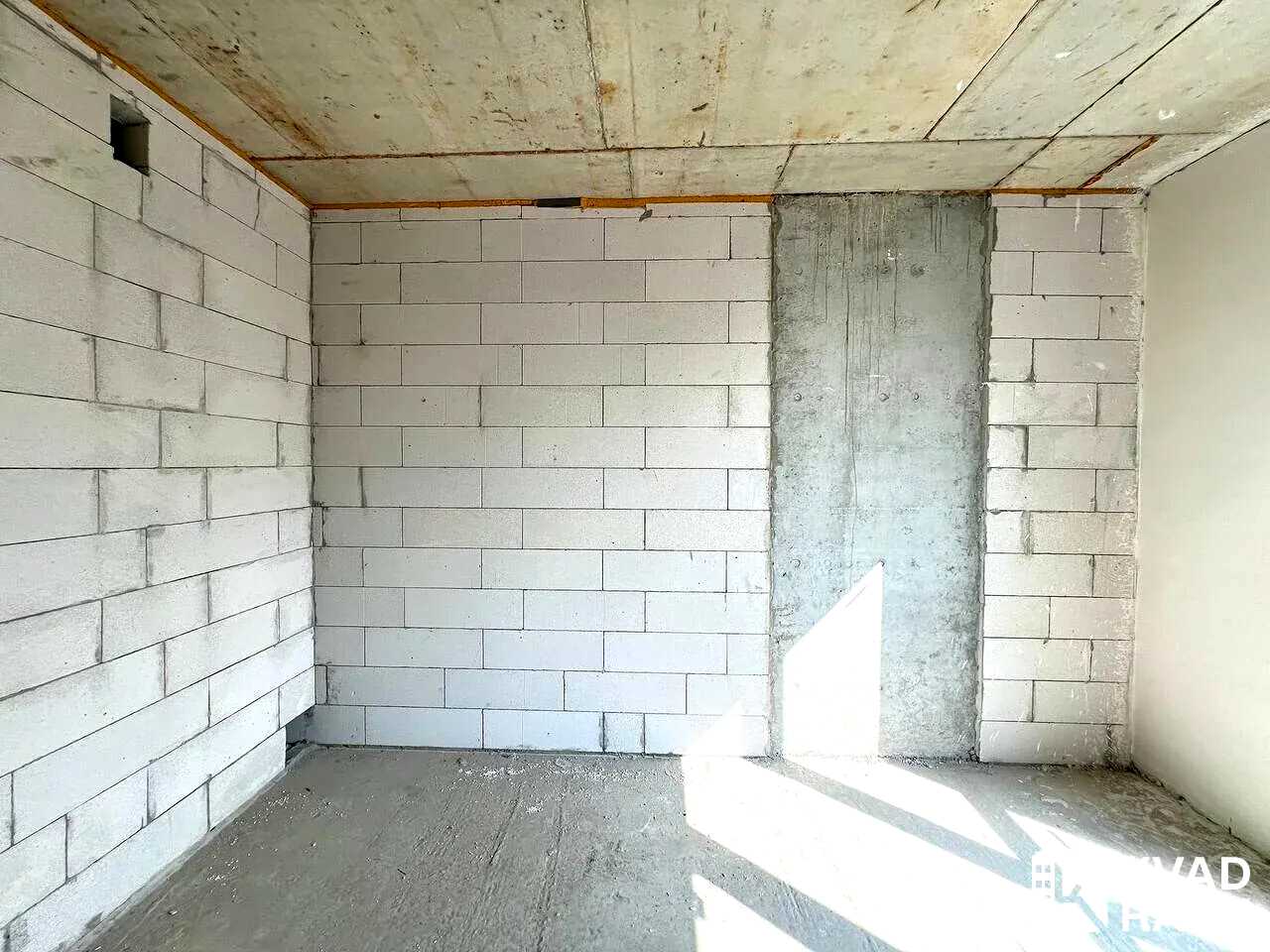 1875413196122047
