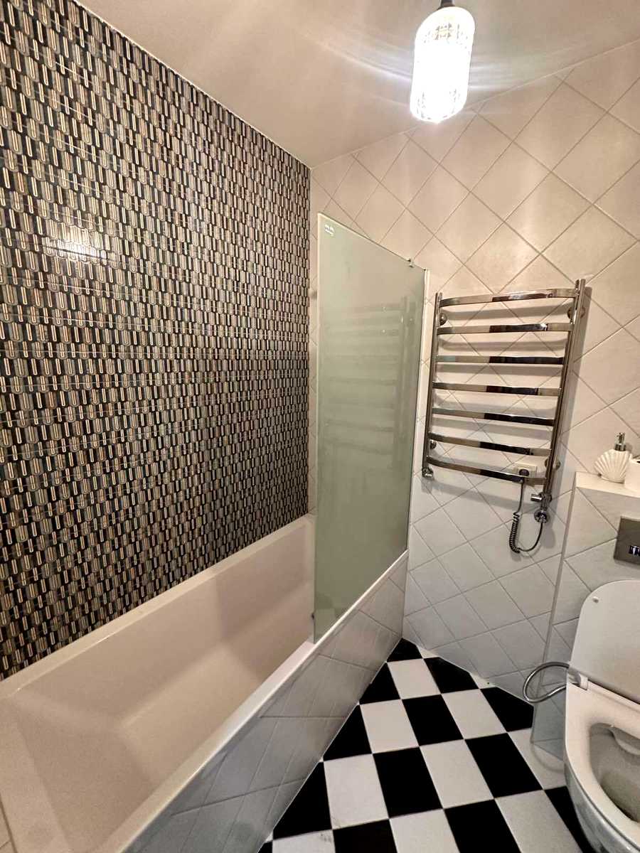1875421828879341