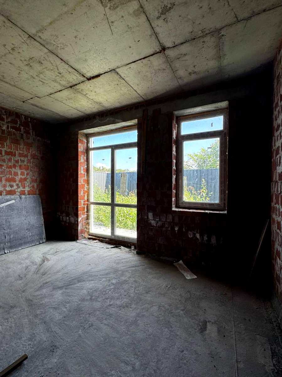 1875428725860083