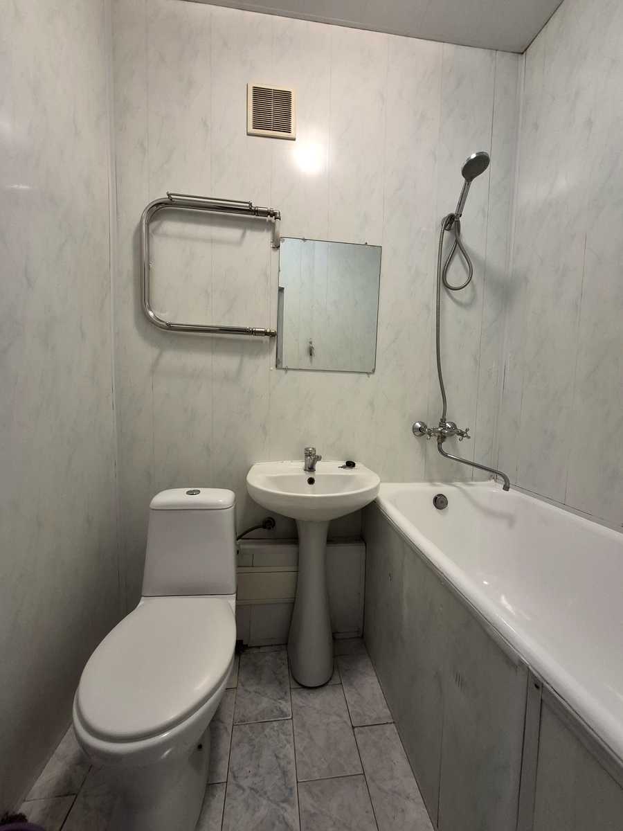 1875473685203037