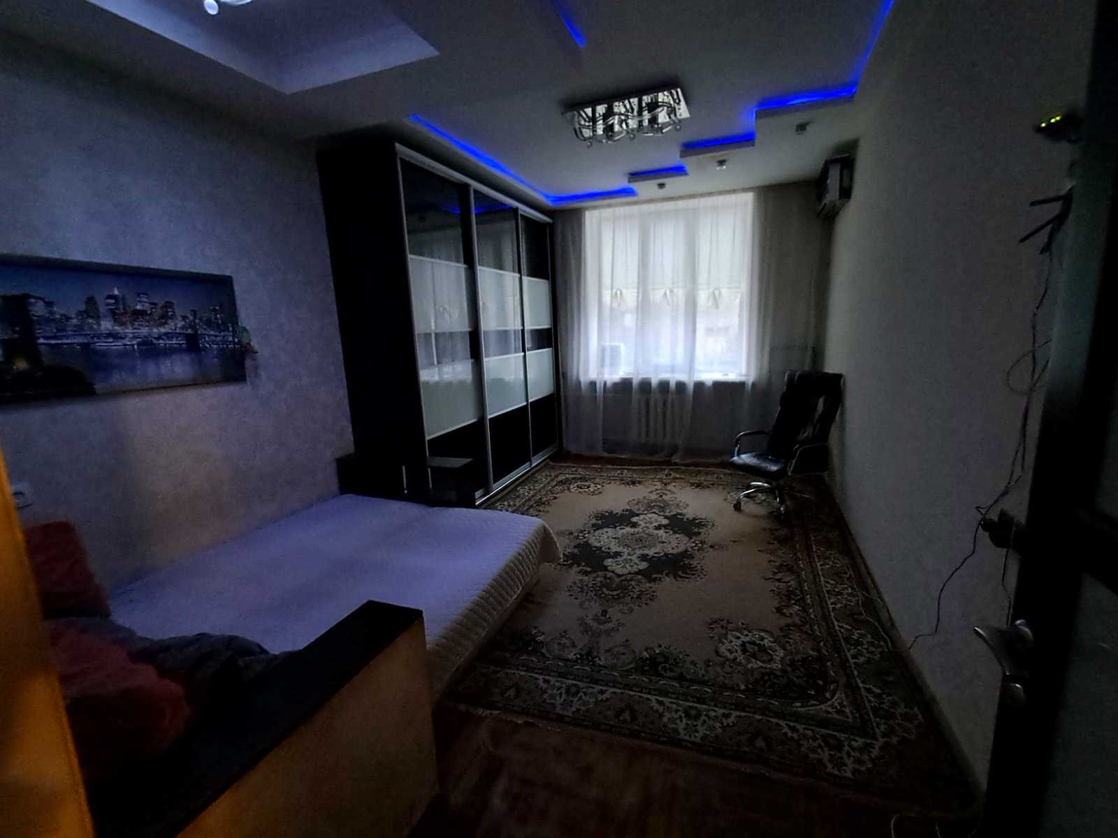 1875481794743949